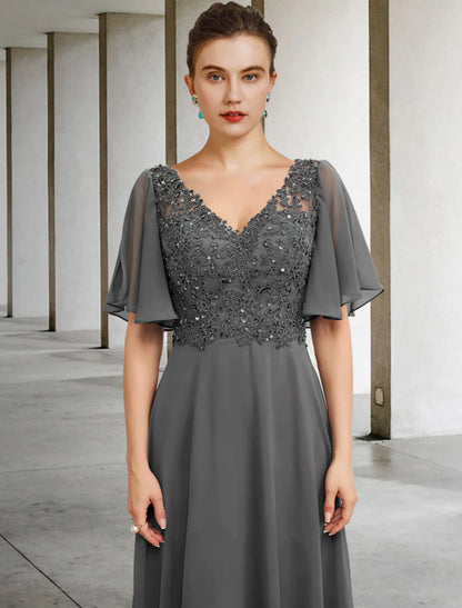 A-Line Mother of the Bride Dress Luxurious Elegant V Neck Floor Length Chiffon Lace Short Sleeve Beading Appliques