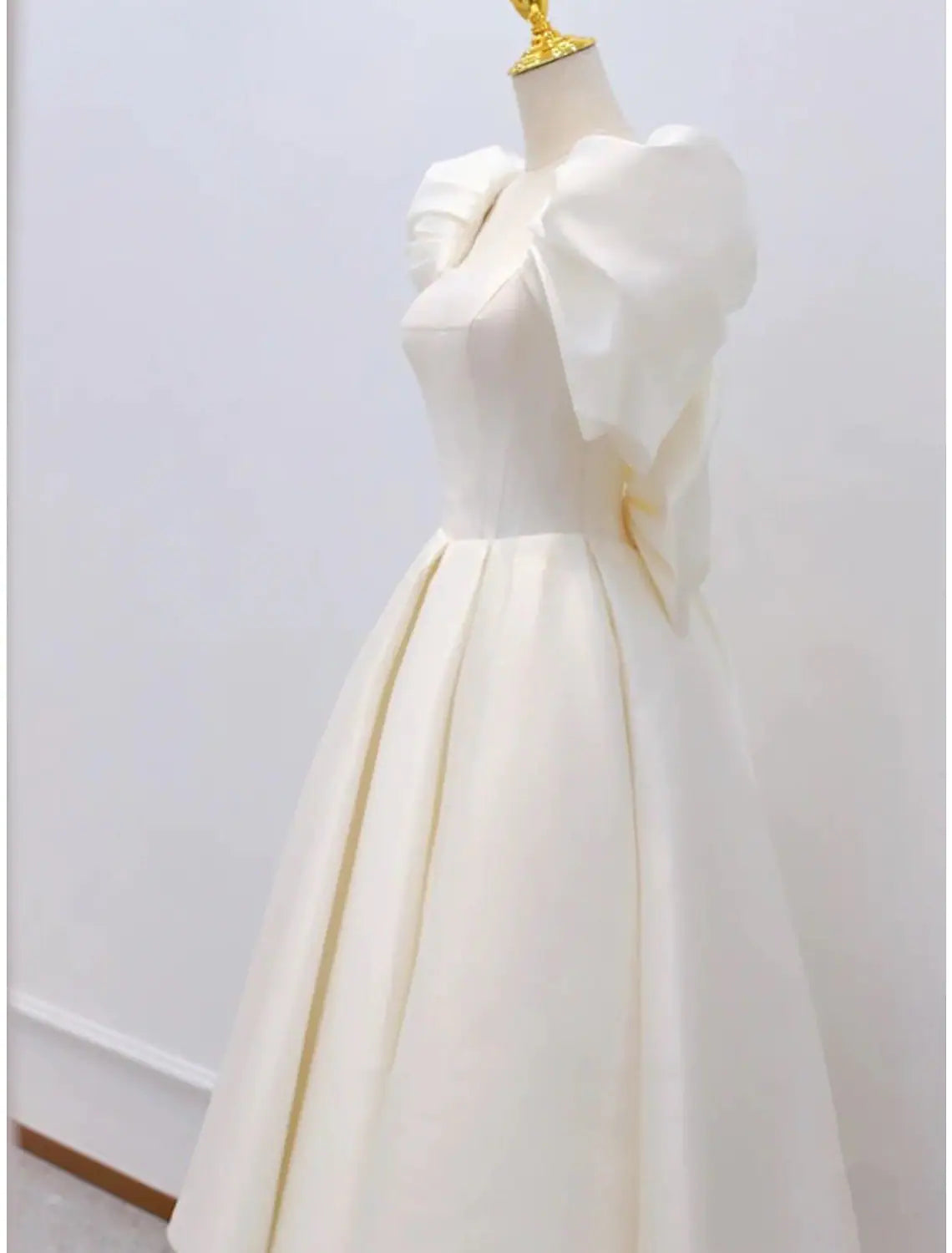 Bridal Little White Dresses Wedding Dresses Knee Length A-Line Short Sleeve Square Neck Satin