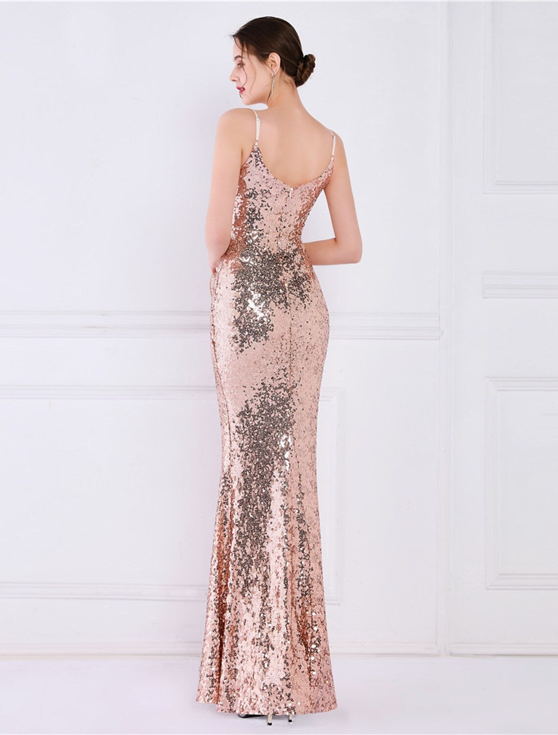 Evening Gown Elegant Dress Wedding  Floor Length Sleeveless Strap Sequined V Back